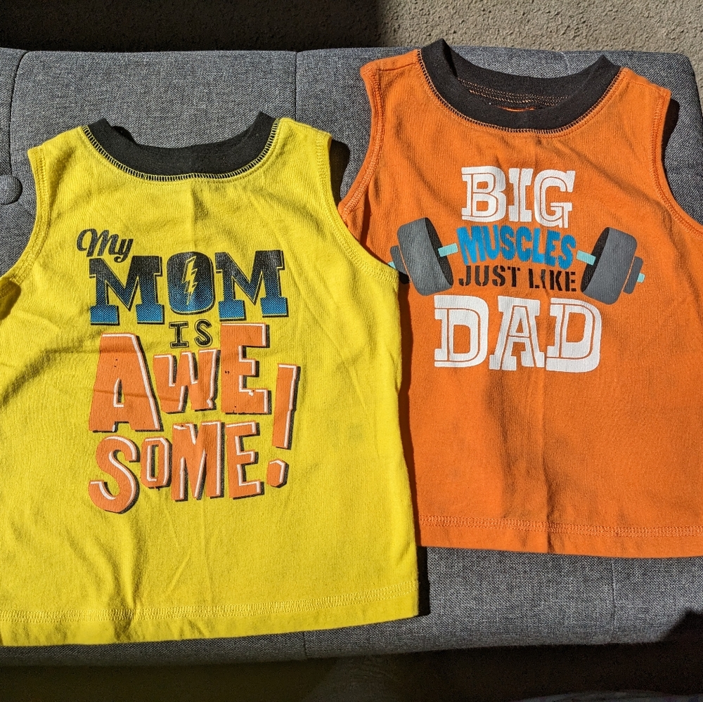 Wonder Kids Family  * Mom Awesome / Dad Muscles * 2 Pack Shirts * 12 Months